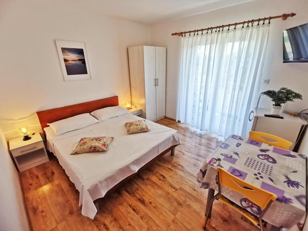 נזרין Apartments Sokolic מראה חיצוני תמונה