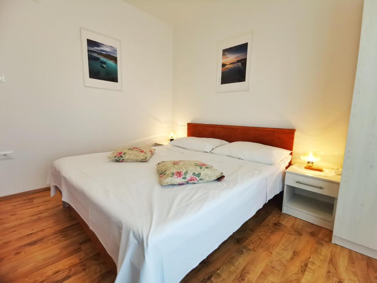 נזרין Apartments Sokolic מראה חיצוני תמונה