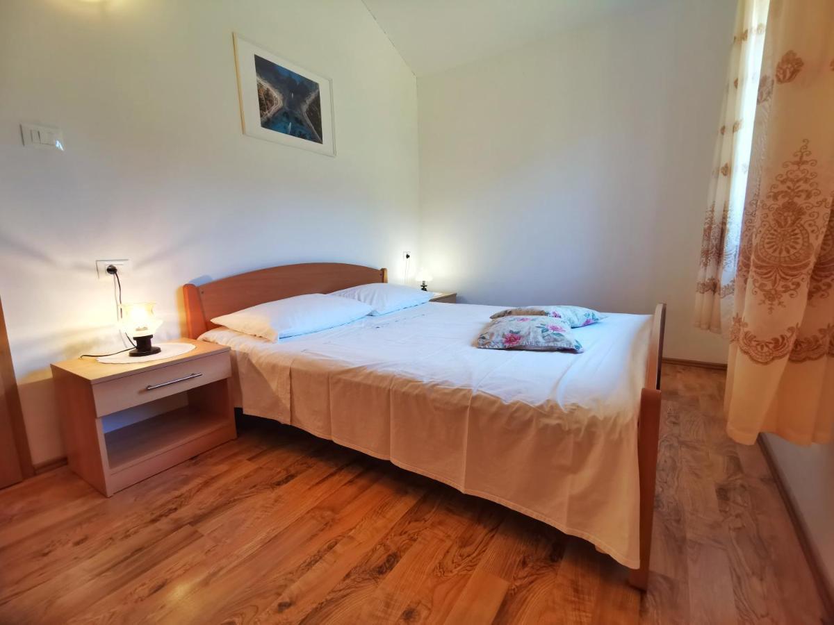 נזרין Apartments Sokolic מראה חיצוני תמונה