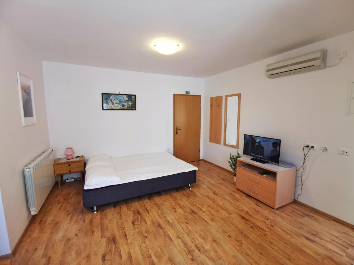 נזרין Apartments Sokolic מראה חיצוני תמונה