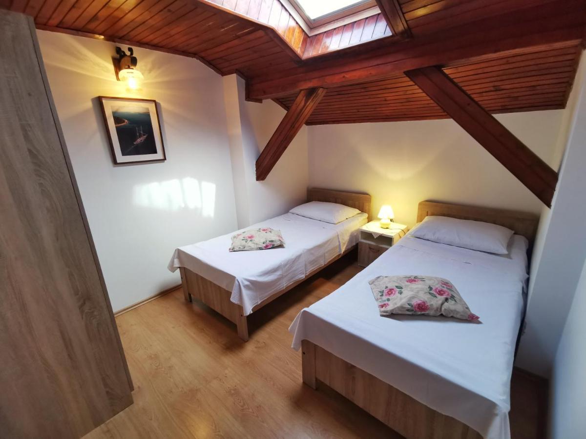 נזרין Apartments Sokolic מראה חיצוני תמונה